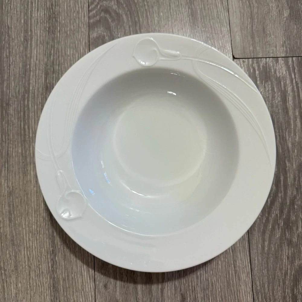 Vintage Mikasa White Classic Fair Dinnerware Large Bowl Embossed Calla Lilies‎